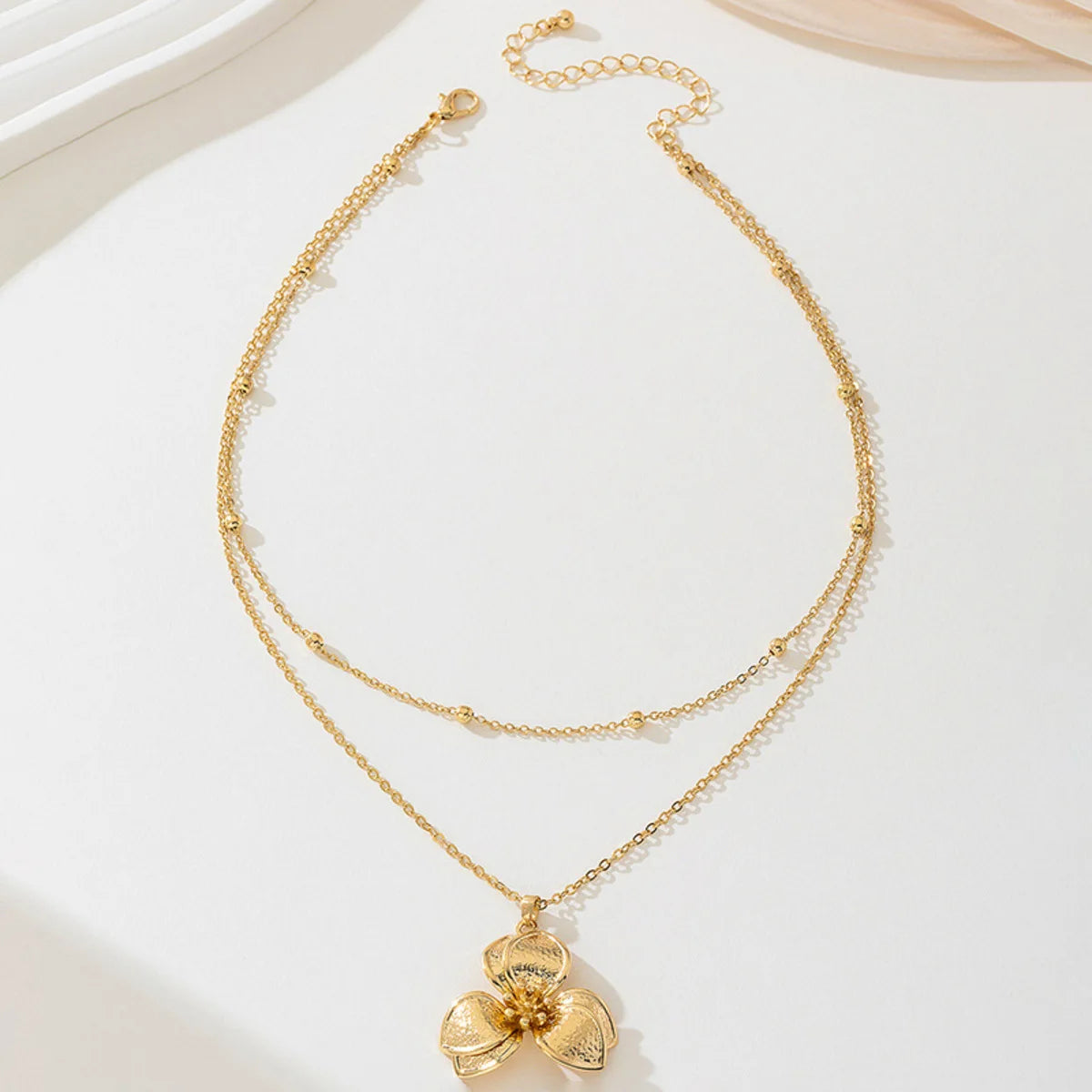 Vintage Retro Necklace with Floral Pendant