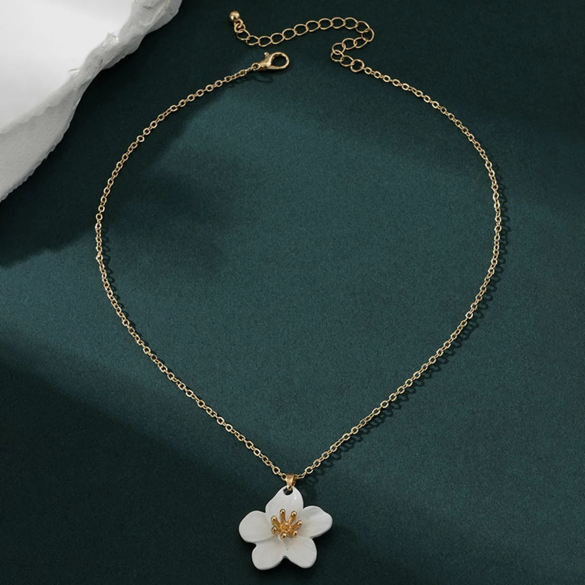 Vintage Retro Necklace with Floral Pendant