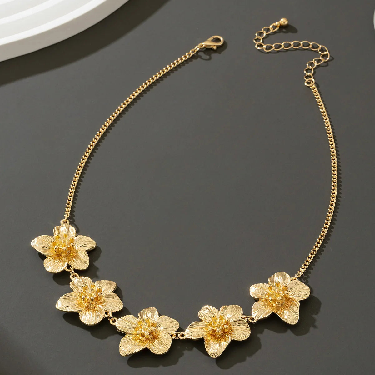 Vintage Retro Necklace with Floral Pendant