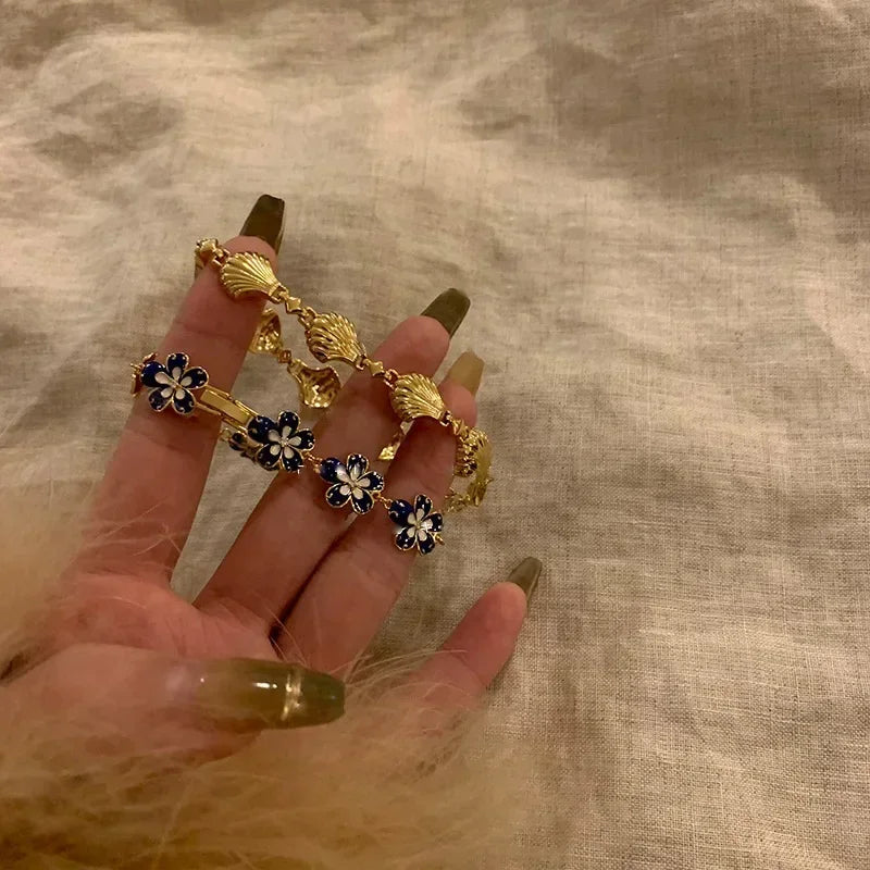 Golden Retro Shell Flower Luxury Bracelet