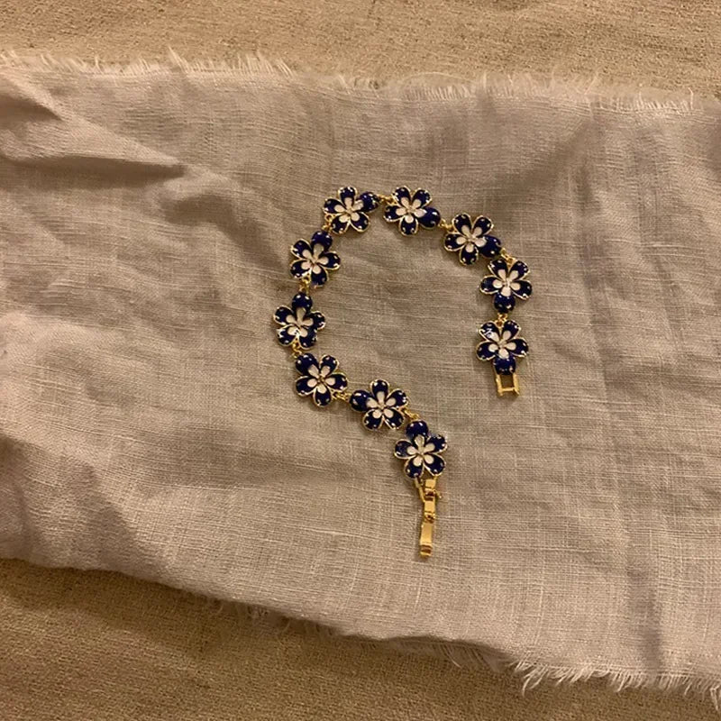 Golden Retro Shell Flower Luxury Bracelet