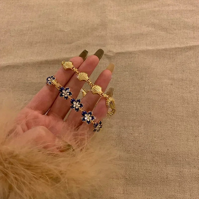 Golden Retro Shell Flower Luxury Bracelet