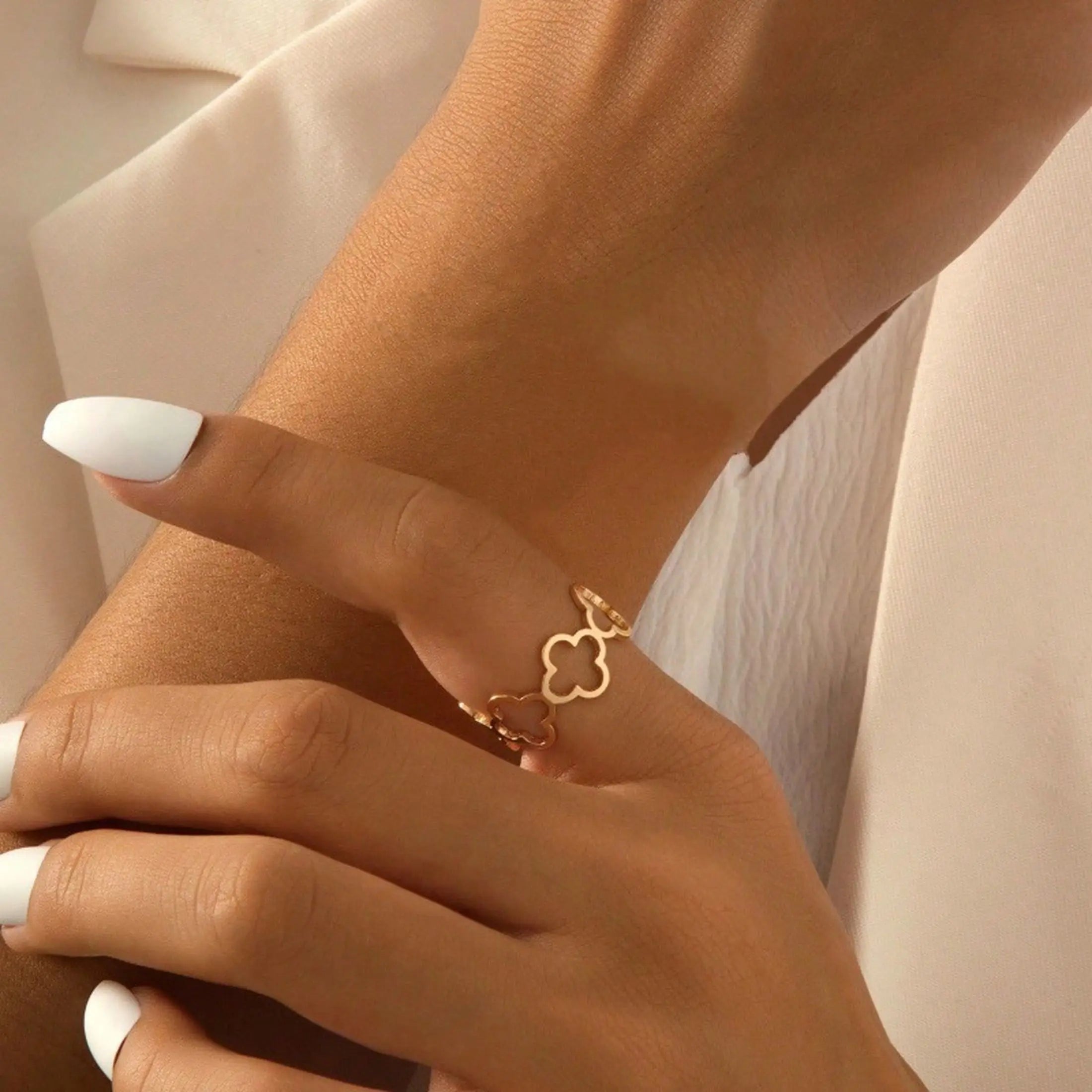 CLOVER FLOWER RING