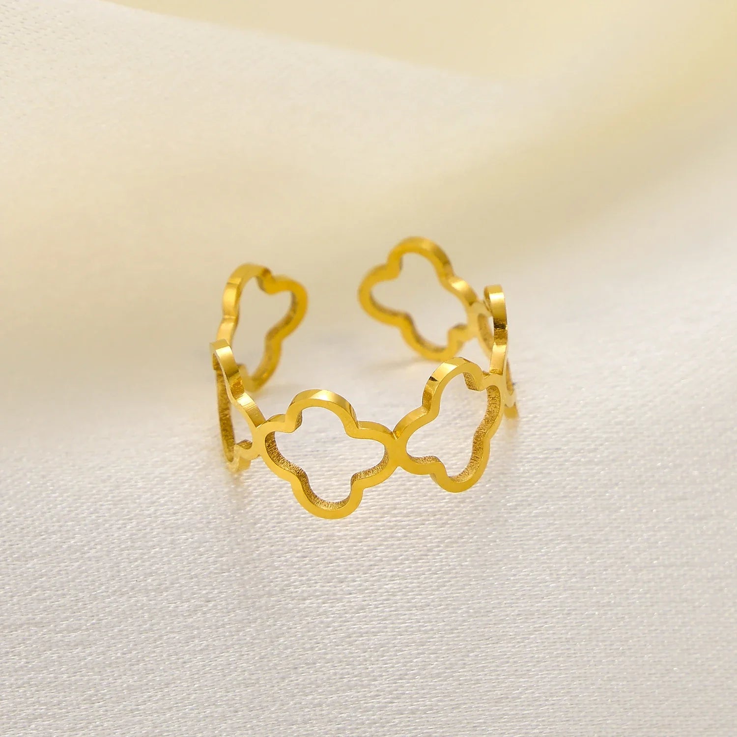 CLOVER FLOWER RING
