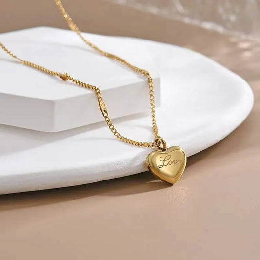 Golden Love™ Necklace – Timeless Heart, Endless Emotion