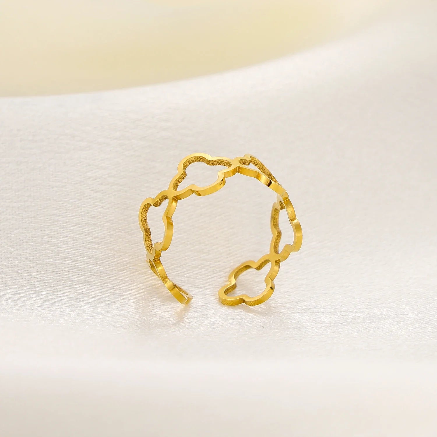 CLOVER FLOWER RING