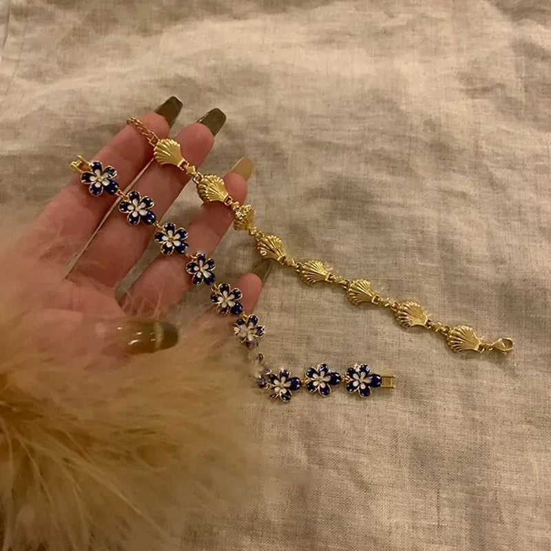 Golden Retro Shell Flower Luxury Bracelet
